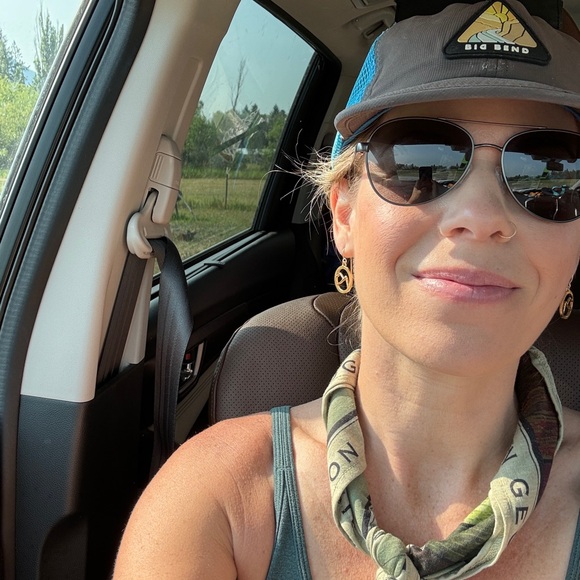 Meet your Posher, Chloe - Picture 1 of 1